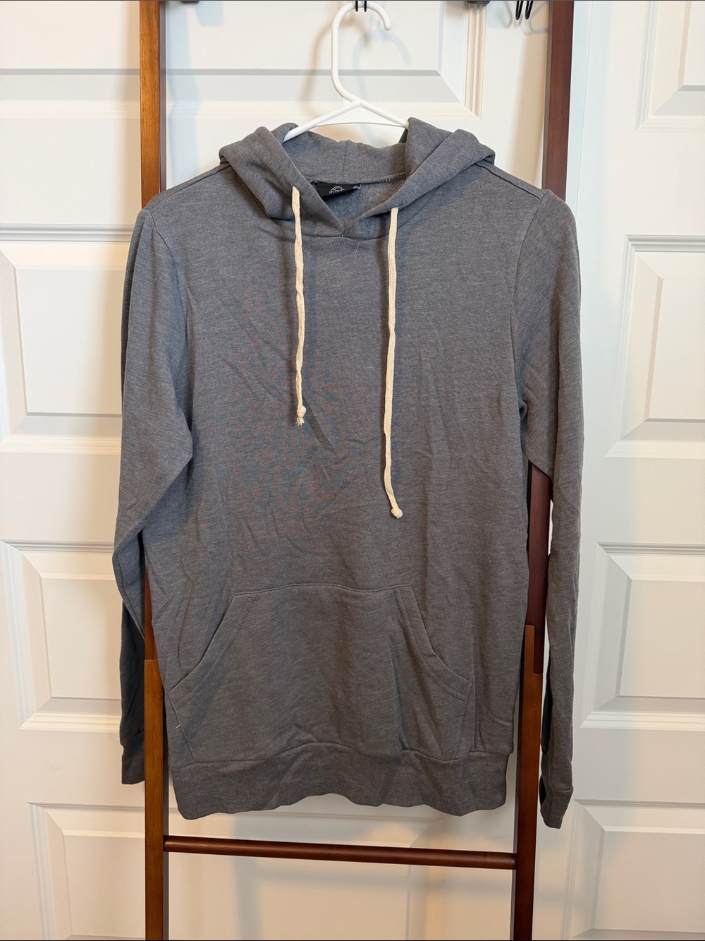 Men's Lightweight Gray Pullover Hoodie with Drawstring